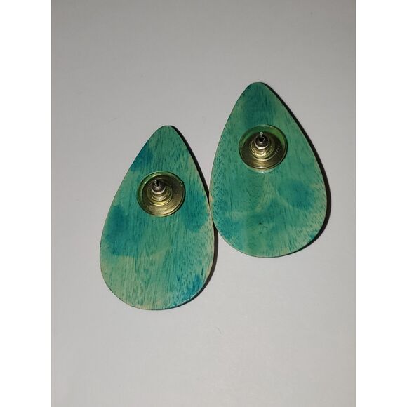 A Pair of Painted Wooden Earrings Southwestern Native American Pattern Pierced - Picture 6 of 13